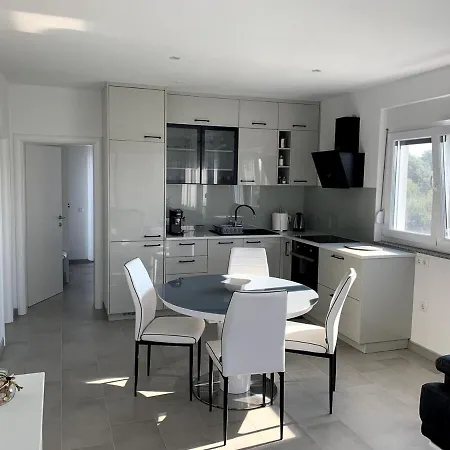 2 Bdrm Apartment In Zaton, Zadar * Biograd Na Moru