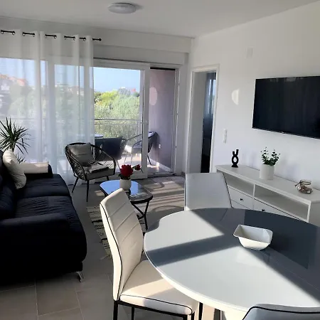 2 Bdrm Apartment In Zaton, Zadar